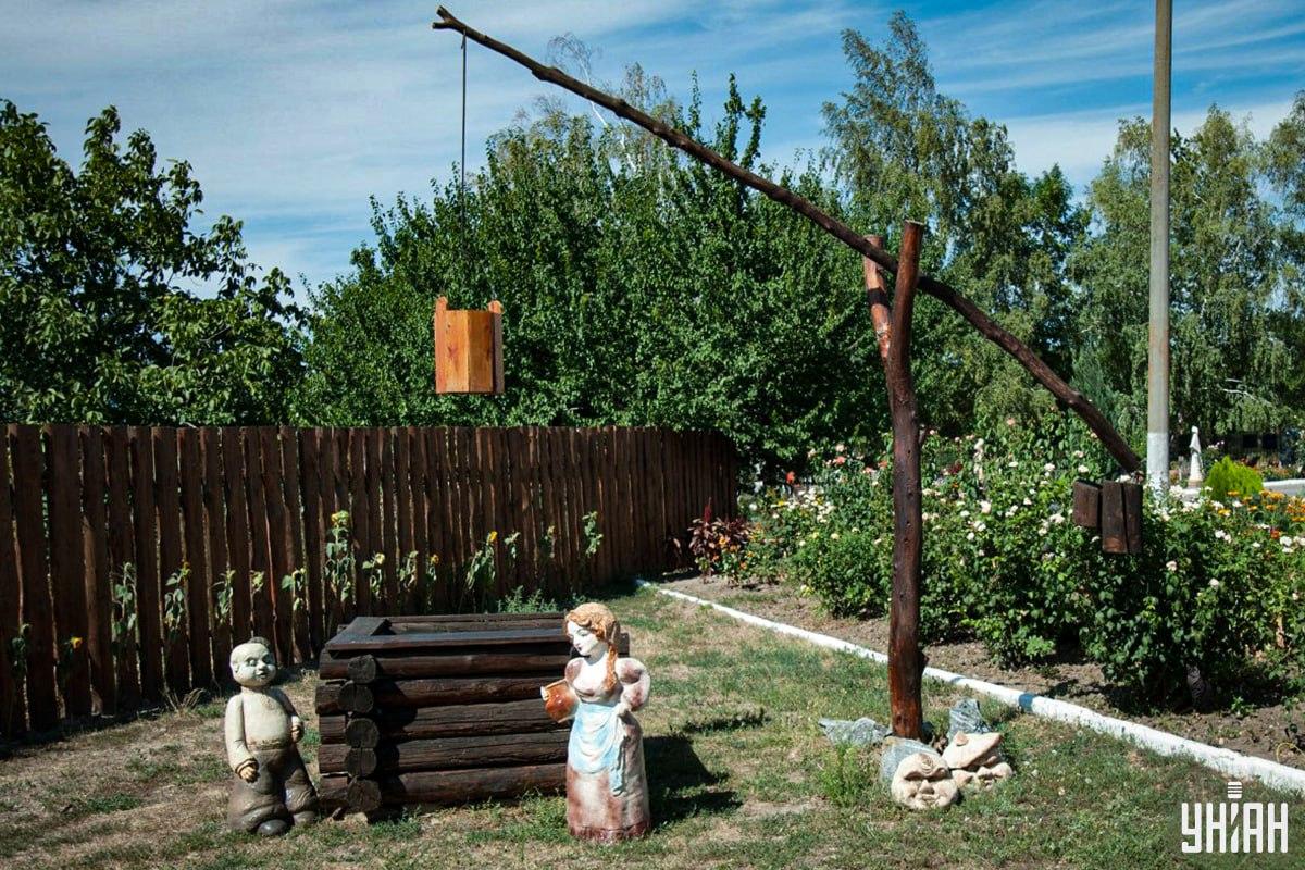 Så snart som möjligt leta efter katten på den optiska illusionen / collage Moje